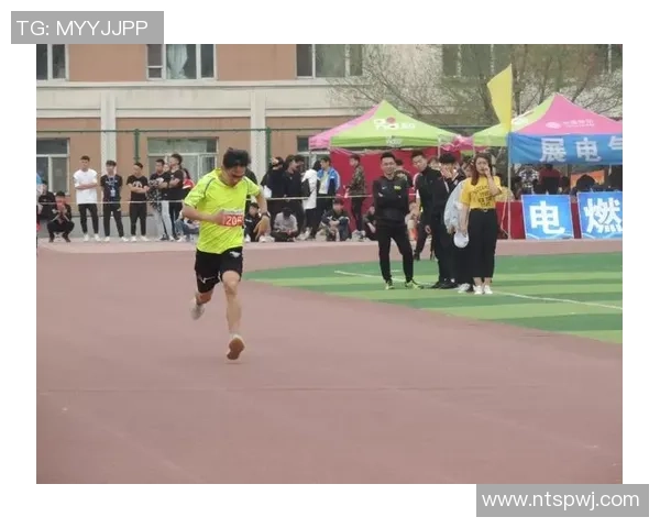 李静：从绿茵场到人生舞台的深度对话与启示